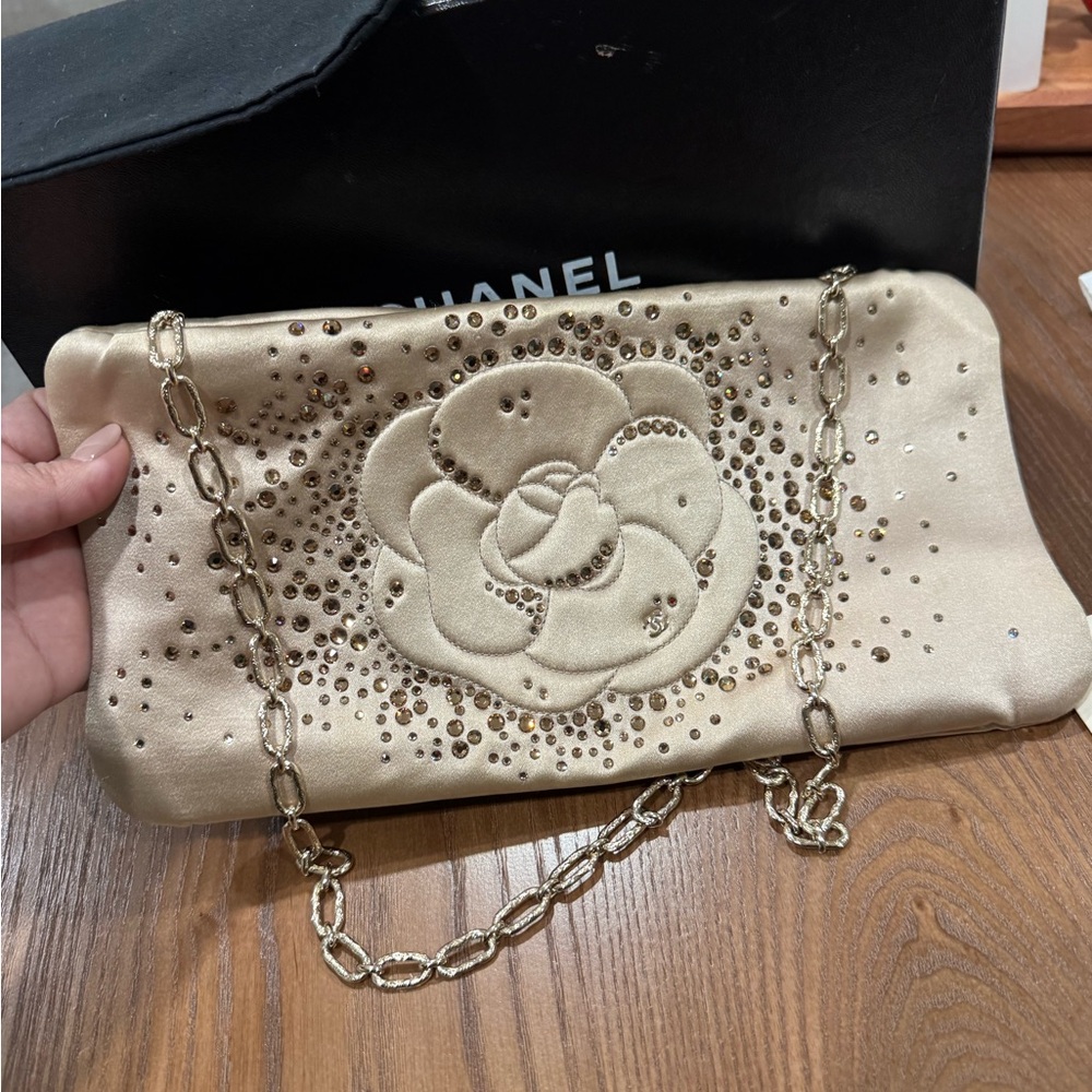 CHANEL Beige Floral Embellished Clutch - Picture 8 of 12